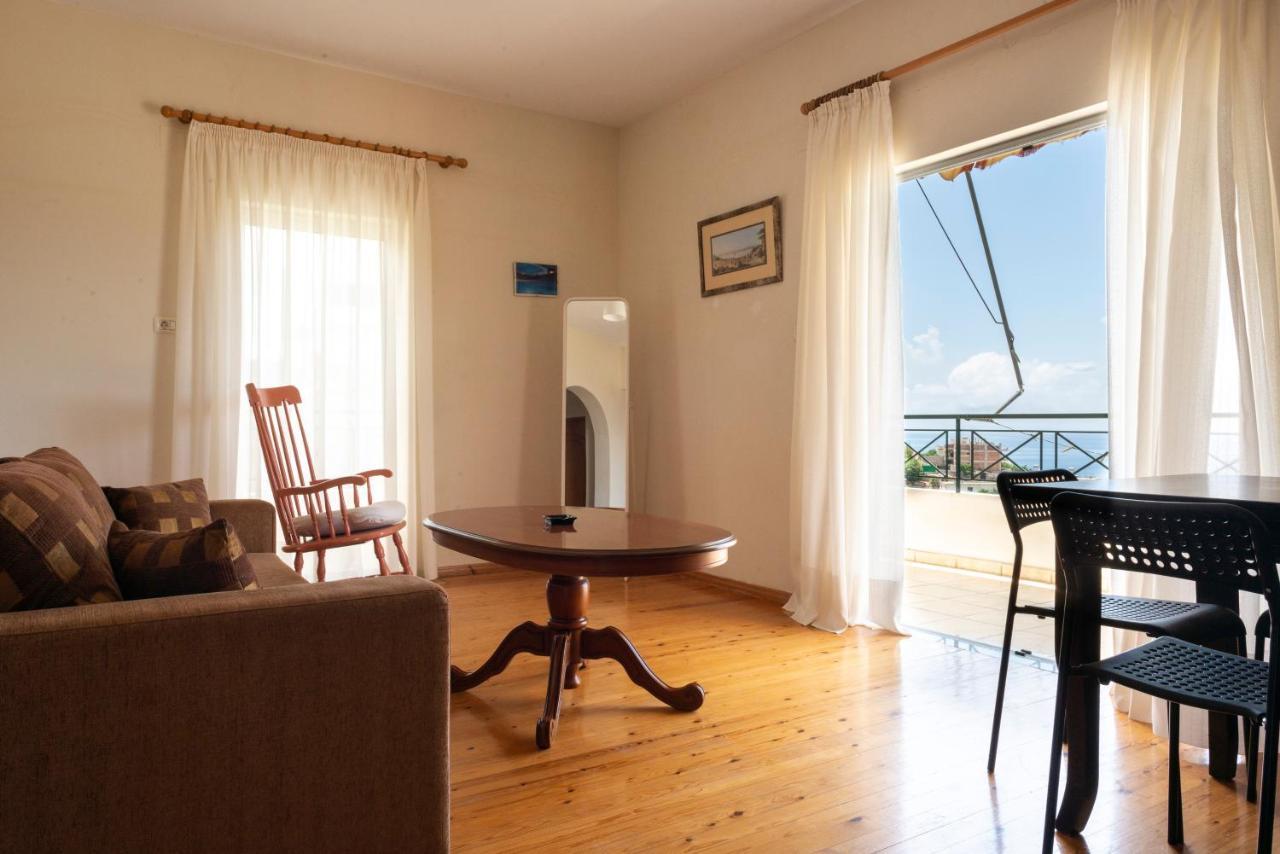 Janakis Apartments ヒマラ エクステリア 写真